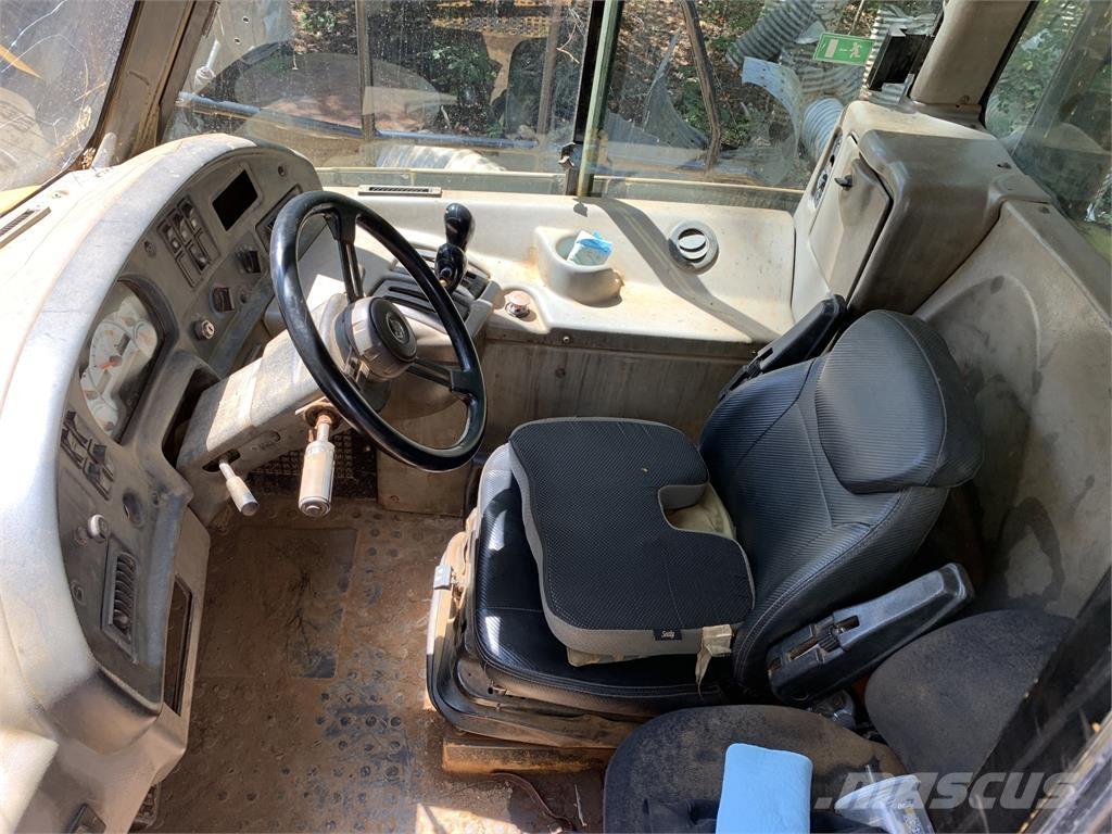 CAT 725 Statyba - Kita