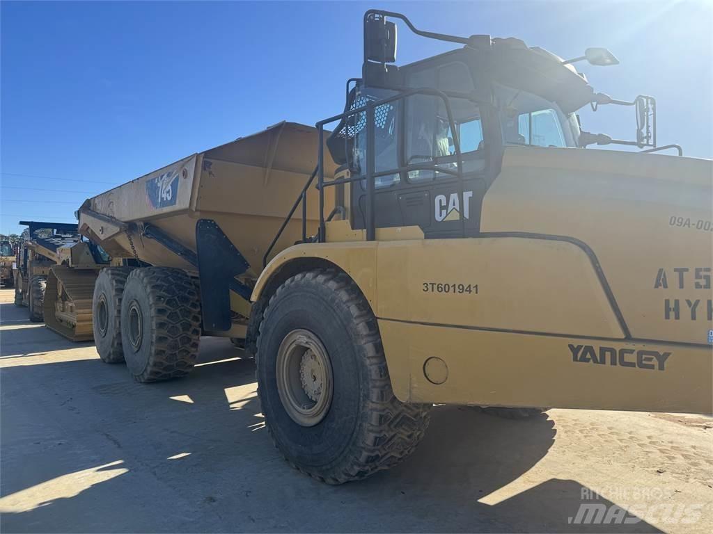 CAT 745 Karjeriniai savivarčiai