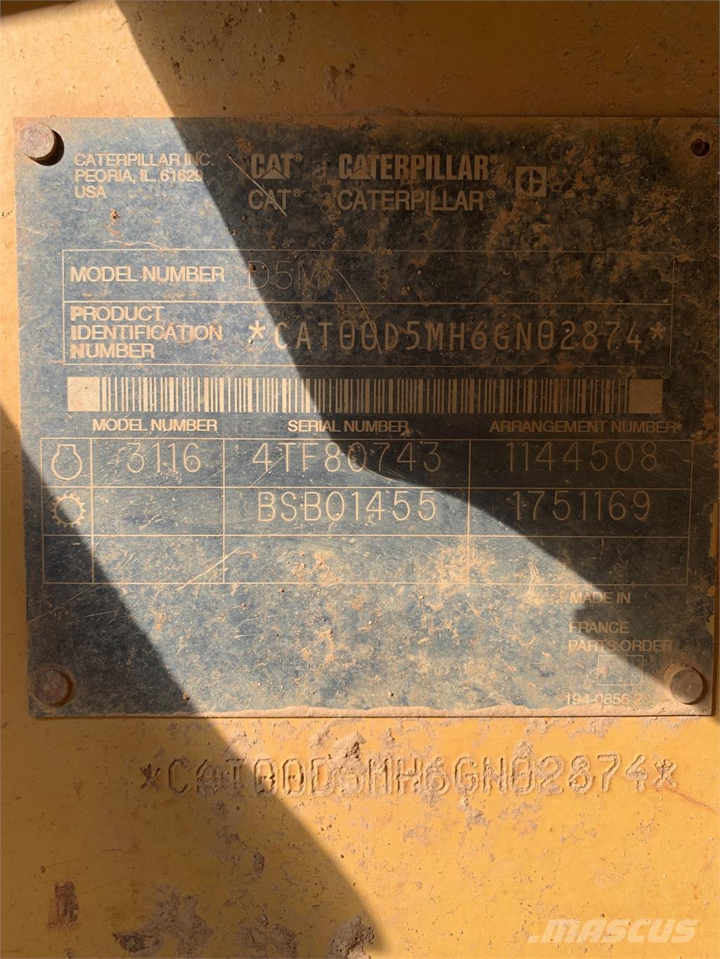 CAT D5M Statyba - Kita