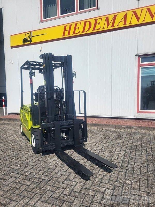Clark GEX30L Elektriniai šakiniai krautuvai