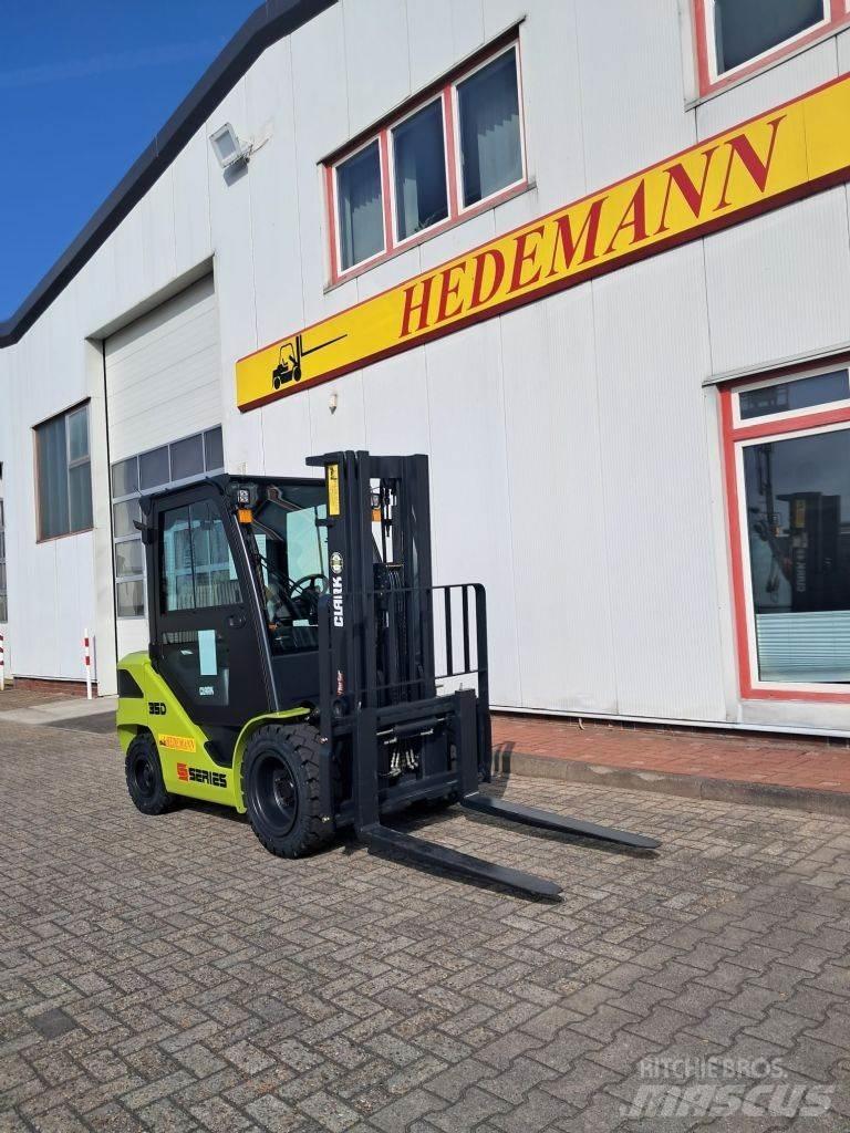 Clark S35D Dyzeliniai krautuvai