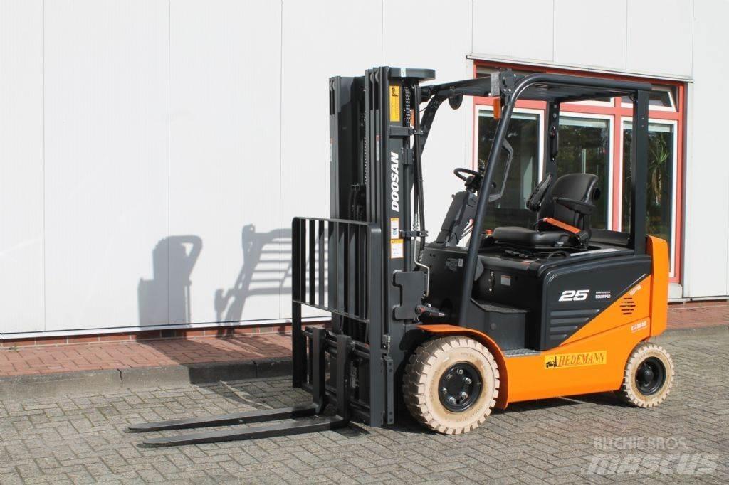 Doosan B25NS Elektriniai šakiniai krautuvai