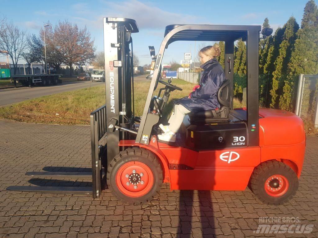 EP EFL302 Elektriniai šakiniai krautuvai