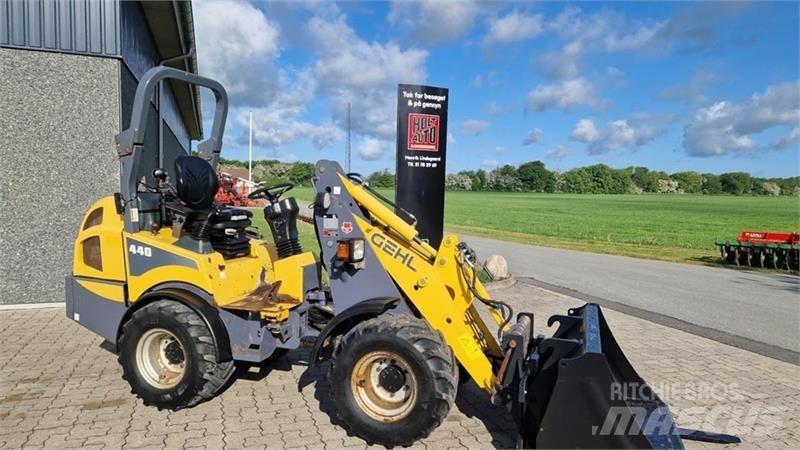 Gehl 440 Mini krautuvai