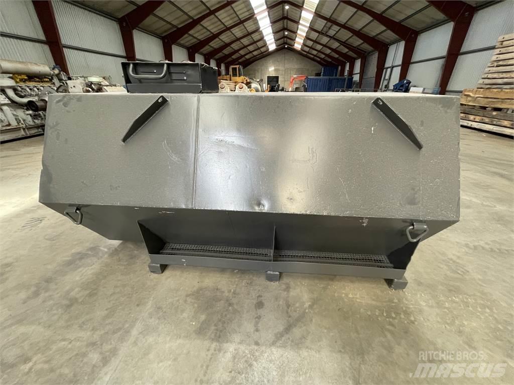  2000 ltr (ca) dieseltank Kiti naudoti statybos komponentai