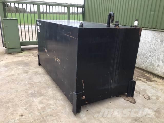  4000 Ltr. Tank Kiti naudoti statybos komponentai