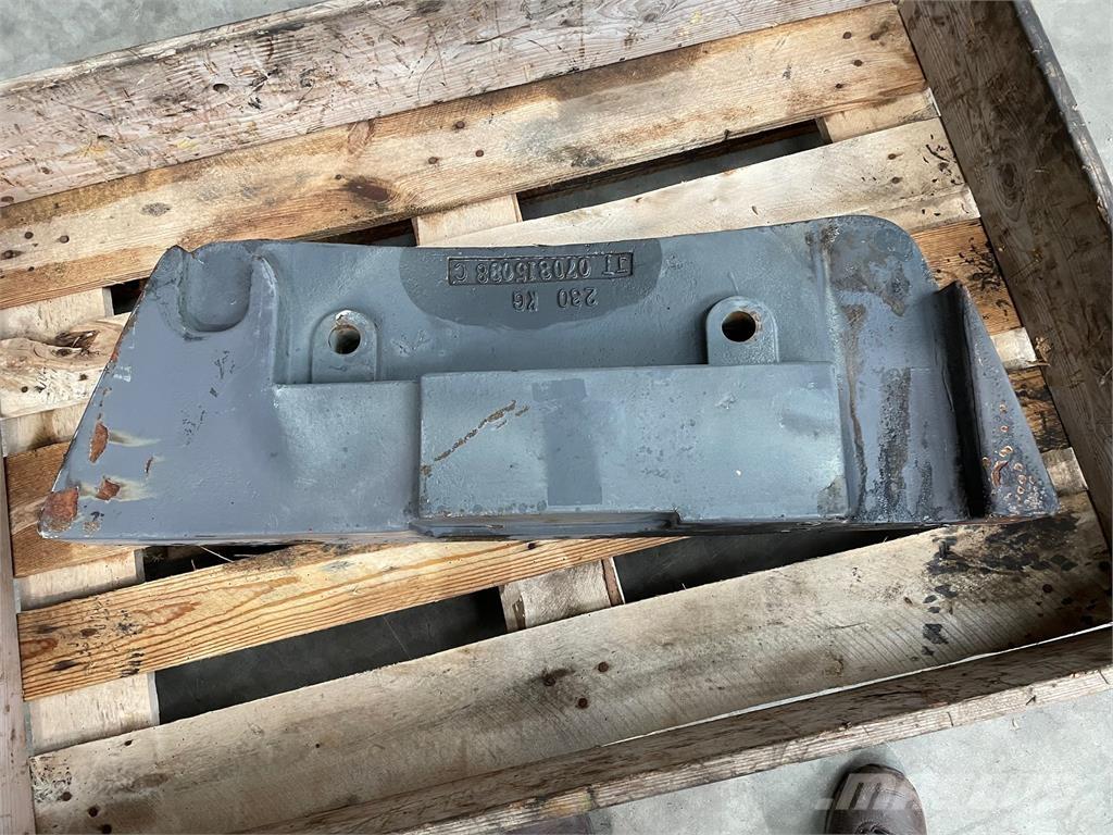  Ballastklods ex. Volvo EC88 Kiti naudoti statybos komponentai