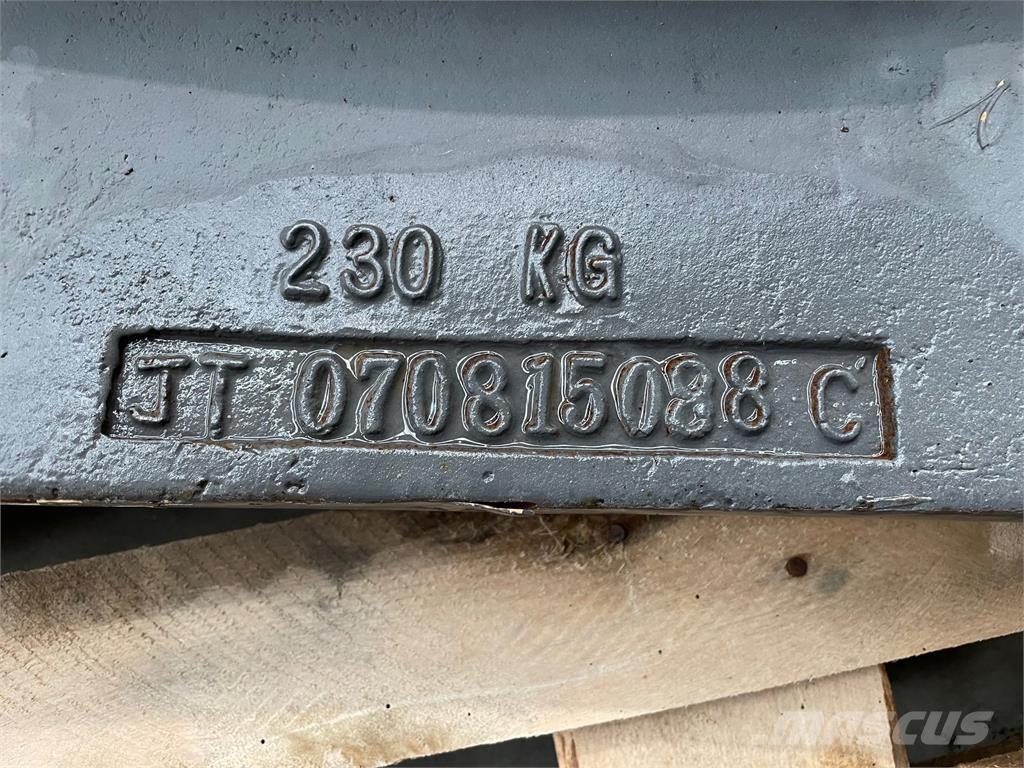  Ballastklods ex. Volvo EC88 Kiti naudoti statybos komponentai
