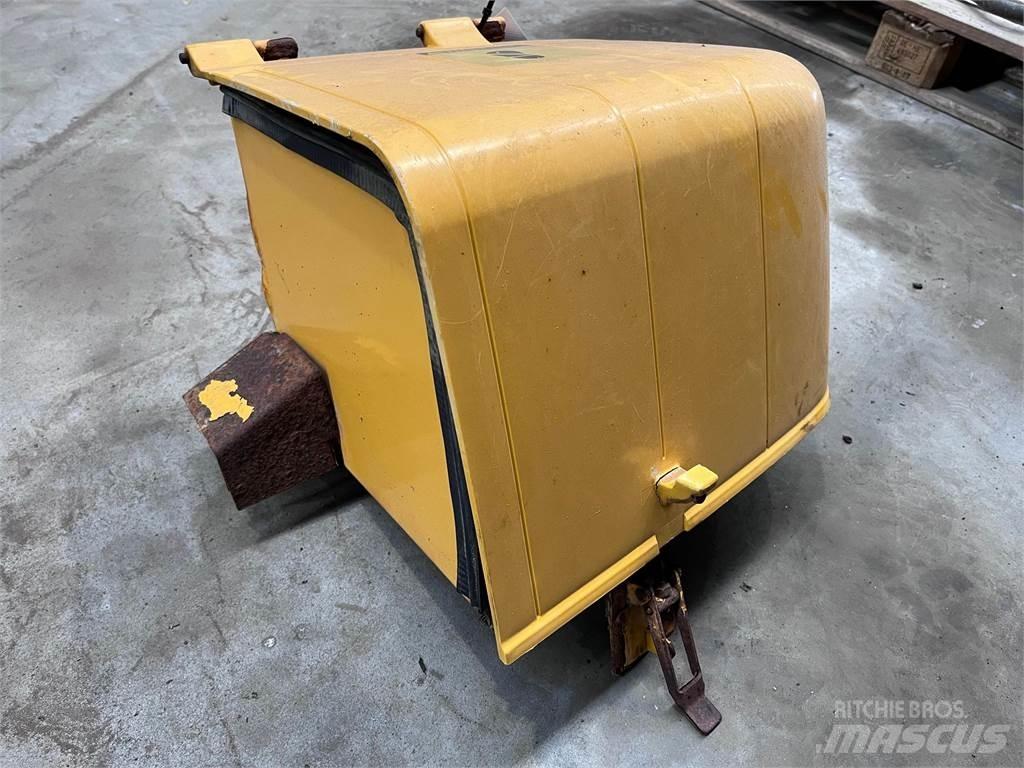  Batterikasse, Volvo L90E Kiti naudoti statybos komponentai