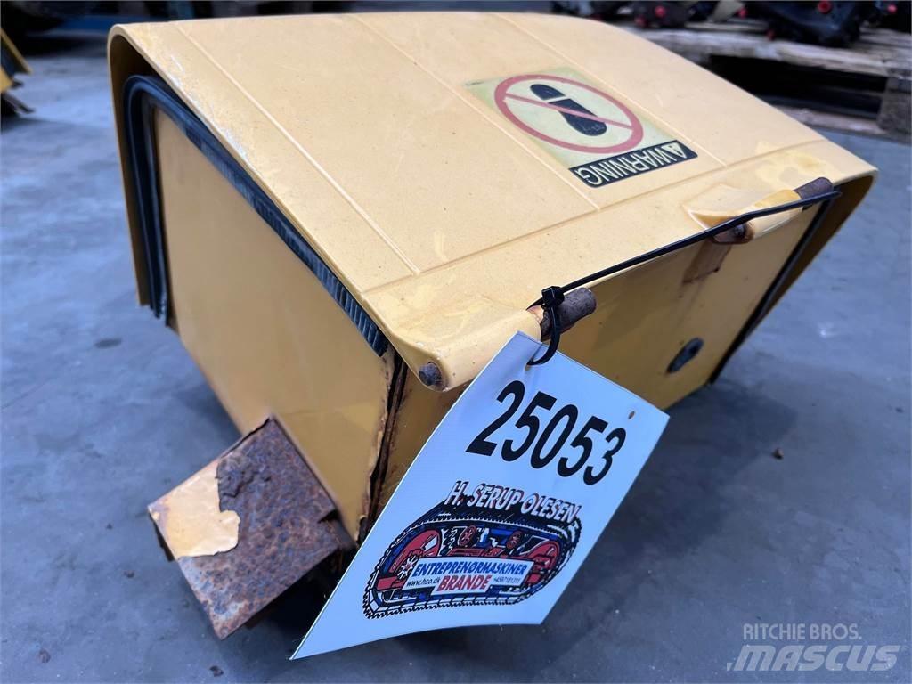  Batterikasse, Volvo L90E Kiti naudoti statybos komponentai