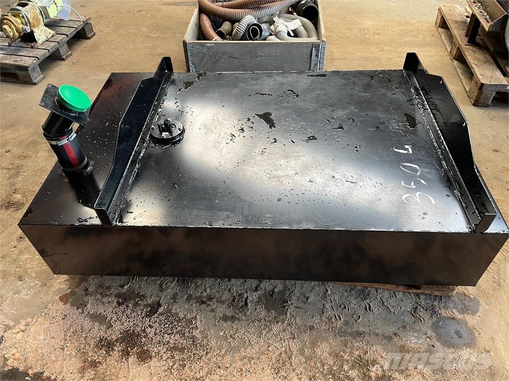  Brændstoftank - 350 Ltr. Kiti naudoti statybos komponentai