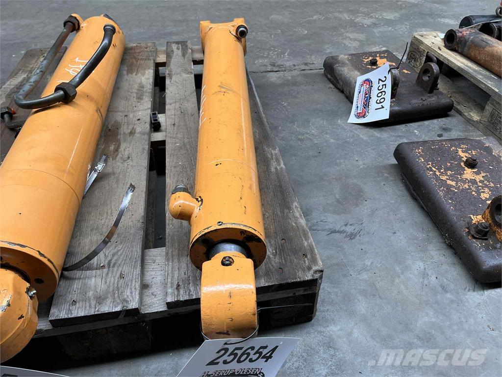 CASE 695SR armcylinder Hidraulikos įrenginiai