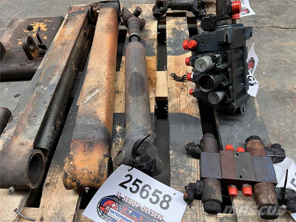 CASE 695SR kardan Kiti naudoti statybos komponentai