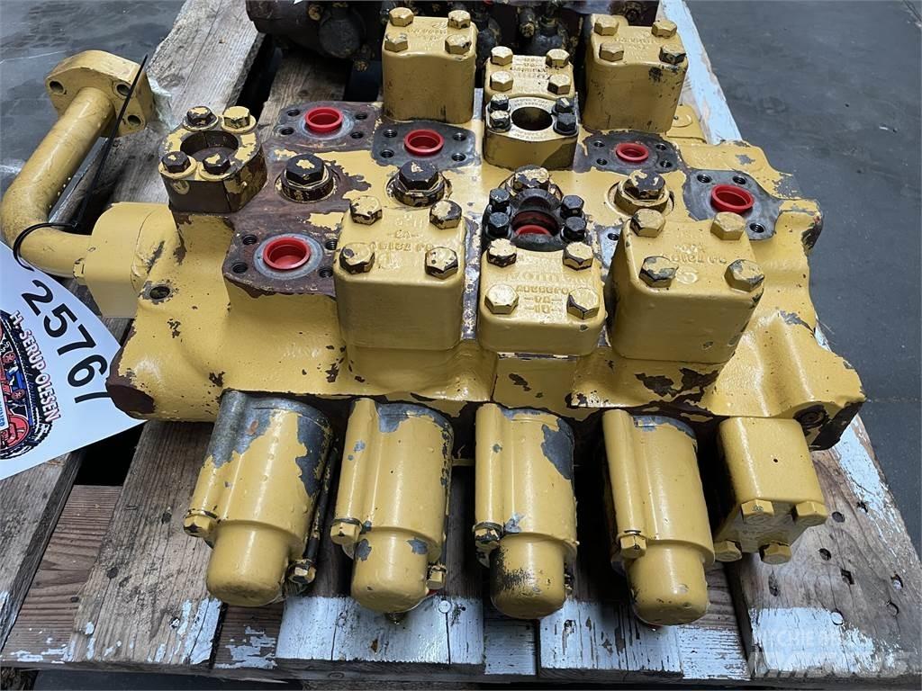 CAT 215LC hovedventilblok Hidraulikos įrenginiai