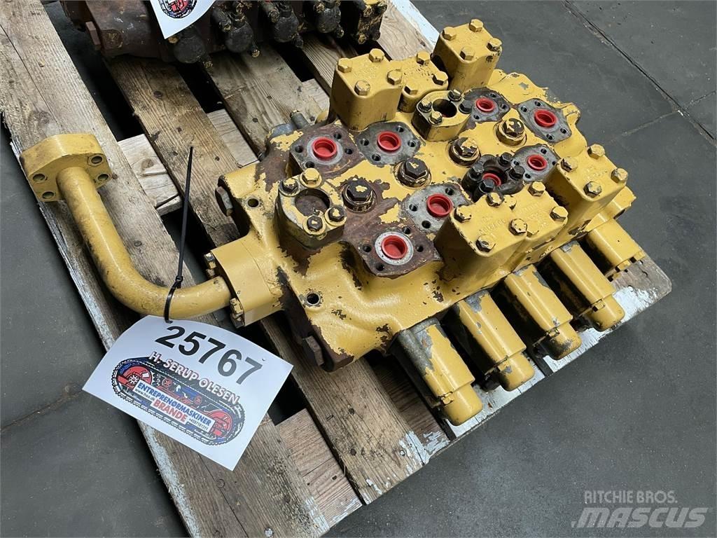 CAT 215LC hovedventilblok Hidraulikos įrenginiai