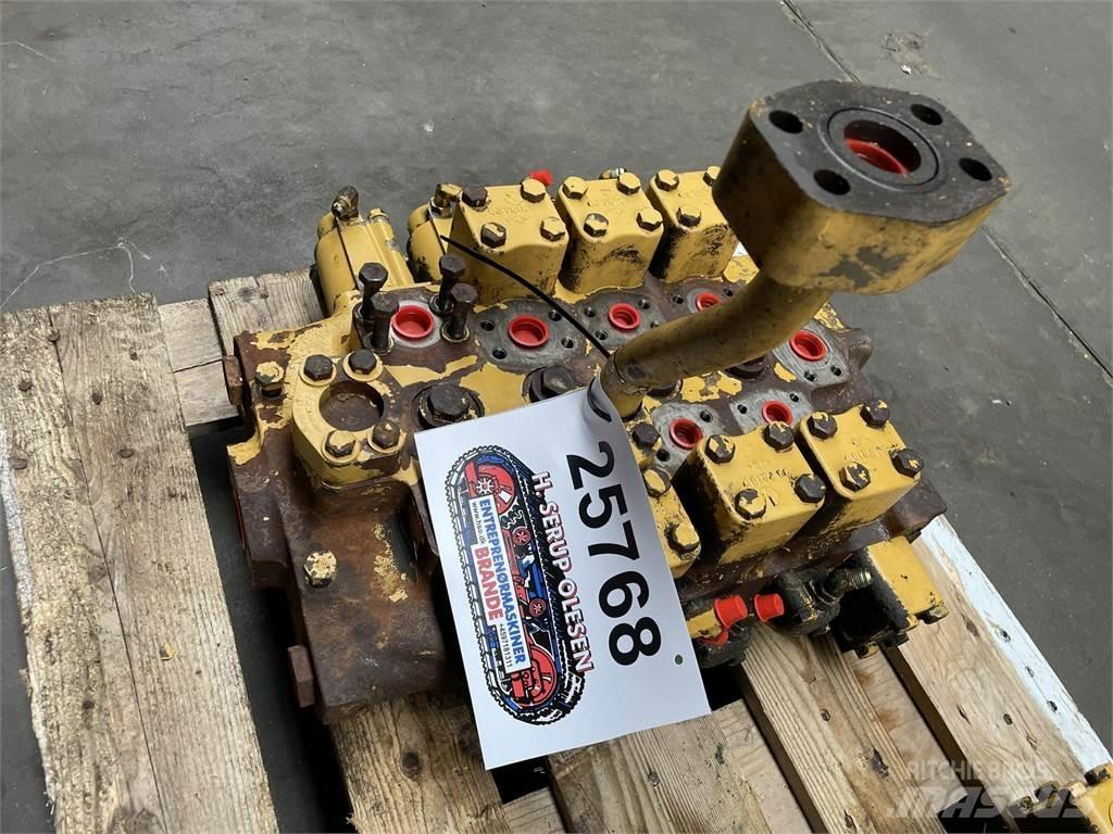 CAT 215LC hovedventilblok Hidraulikos įrenginiai