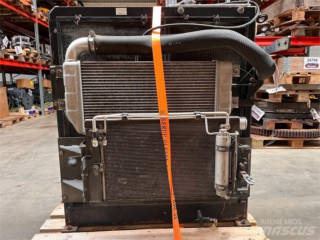CAT 323D køler Varikliai