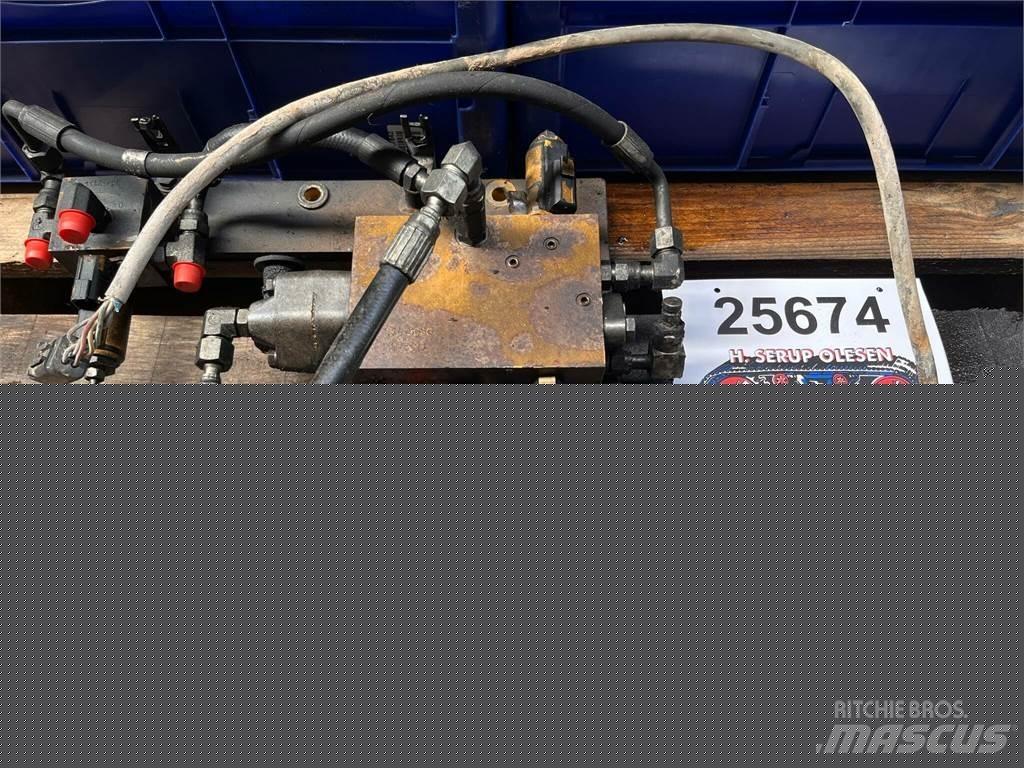 CAT 323D ventilgruppe-CON Hidraulikos įrenginiai
