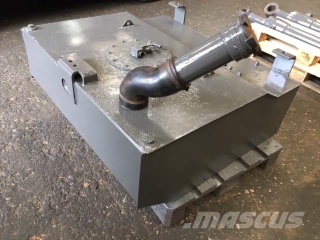  Dieseltank ex. Volvo L180E Kiti naudoti statybos komponentai