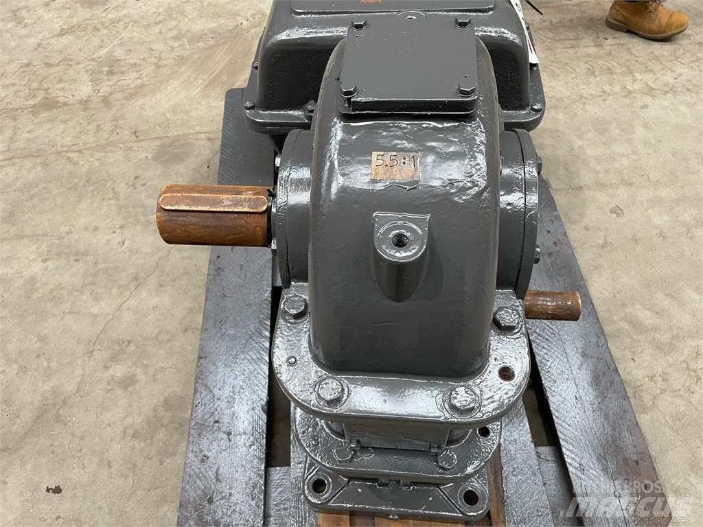 Flender gear - 5,5:1 Pavarų dėžės