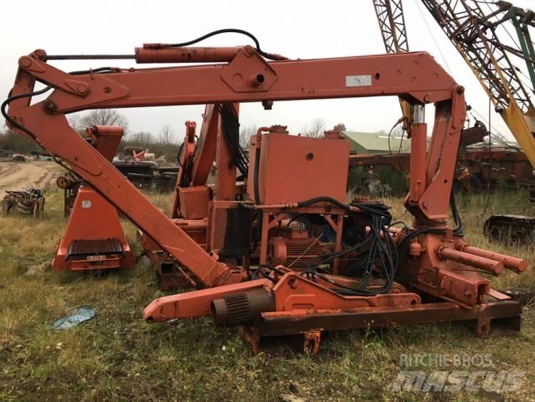 Hiab 670 Visureigiai kranai