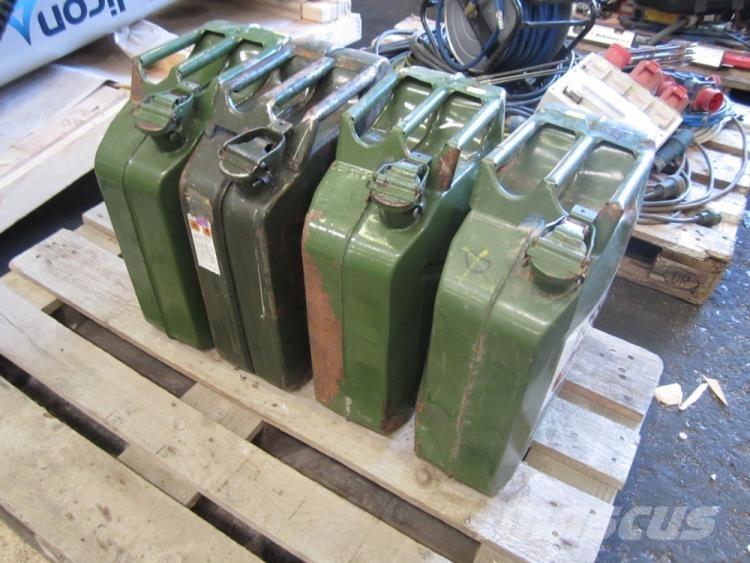  Jerrycans 20 Ltr. - 4 stk. Kiti naudoti statybos komponentai