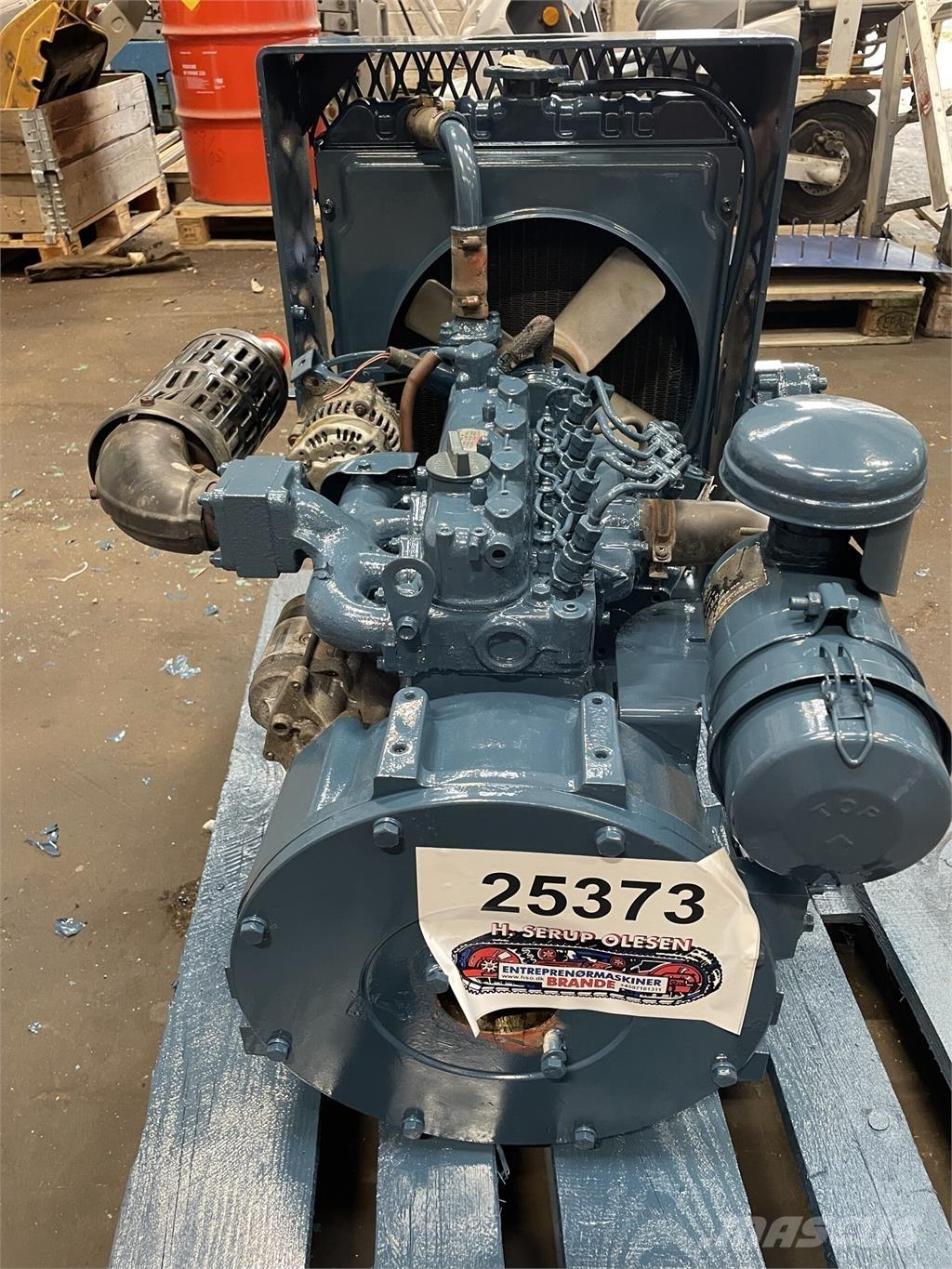 Kubota V800 motor - 4 cyl. Varikliai