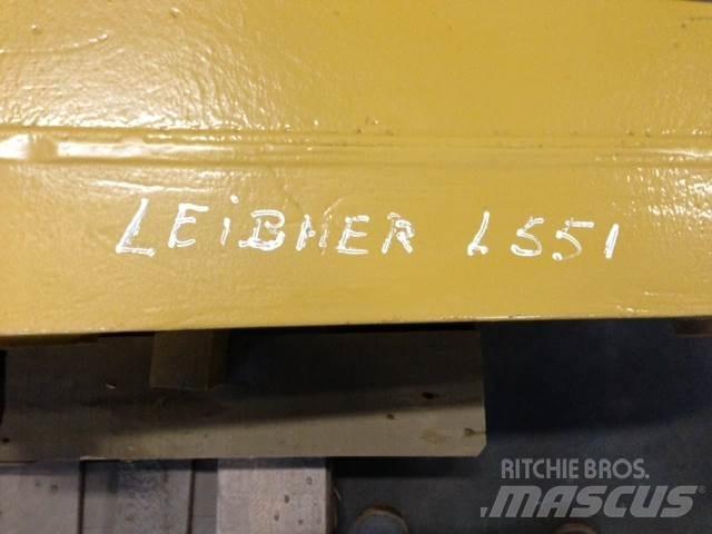 Liebherr L551 Link Arm Kiti naudoti statybos komponentai