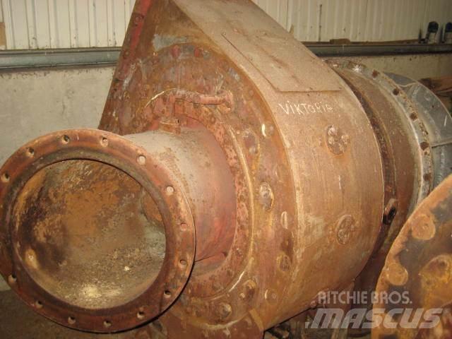 MAN 12V 32/40 turbo - 2 stk Kiti naudoti statybos komponentai
