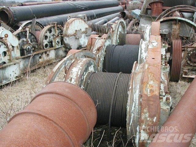  Piloteringsspil 3 tromler Keltuvai, gervės ir medžiagų liftai
