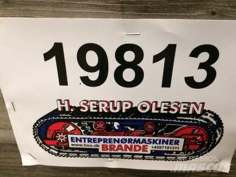  Pladeklør, diverse 1 palle Kranų dalys ir įranga