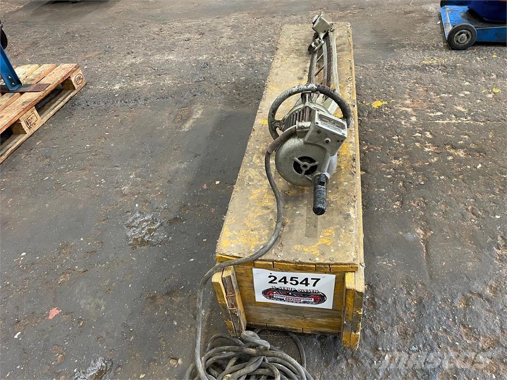  Sav Type SSK 111R Kiti naudoti statybos komponentai