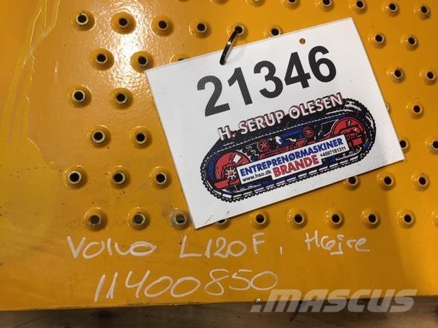  Skærm Volvo L120F, højre Kiti naudoti statybos komponentai
