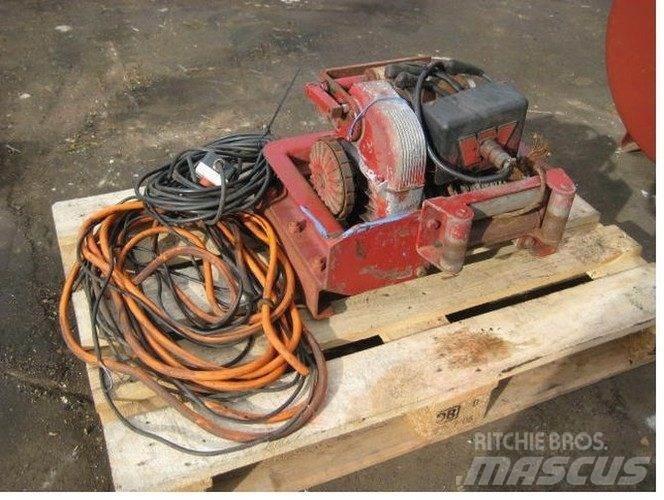  Spil - 24 volt Keltuvai, gervės ir medžiagų liftai