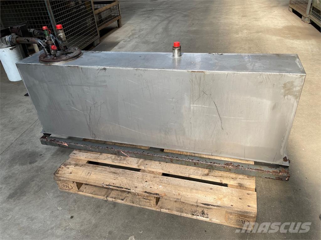  Tank, rustfri - ca. 200 Ltr. Kiti naudoti statybos komponentai