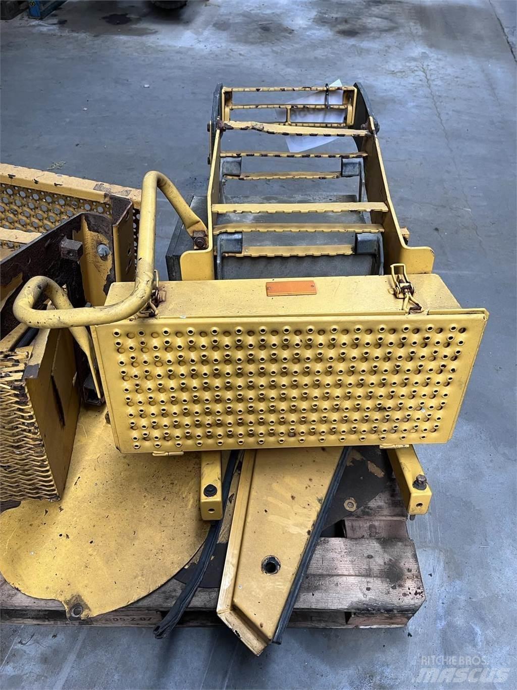  Trappe, Volvo L90E Kiti naudoti statybos komponentai
