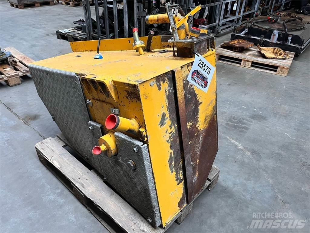 Volvo A35 brændstoftank Varikliai