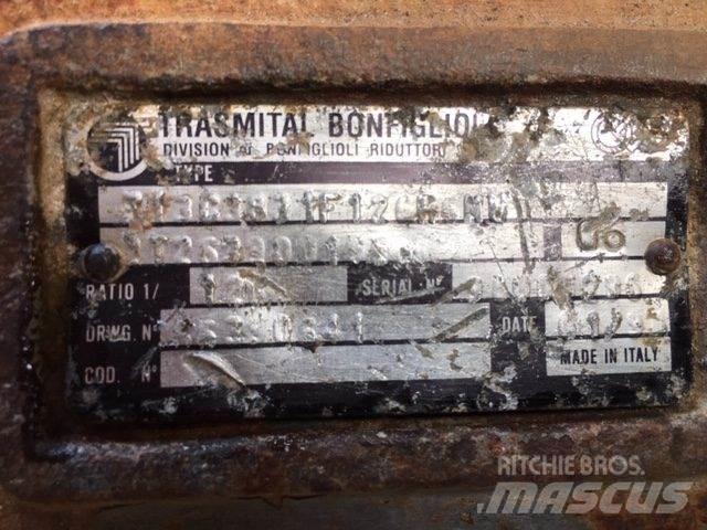 Volvo EC340 Køregear Transmisijos