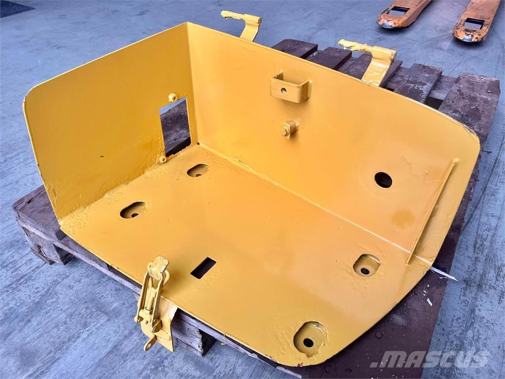 Volvo L120F batterikasse Kiti naudoti statybos komponentai