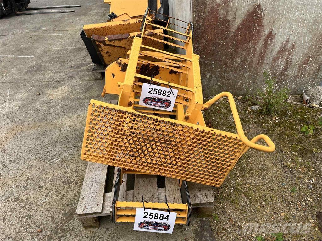 Volvo L220E trappe Kiti naudoti statybos komponentai