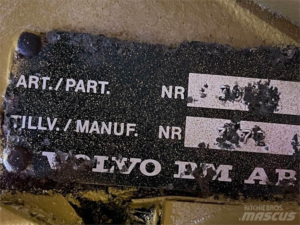 Volvo L90 Transmission Transmisijos