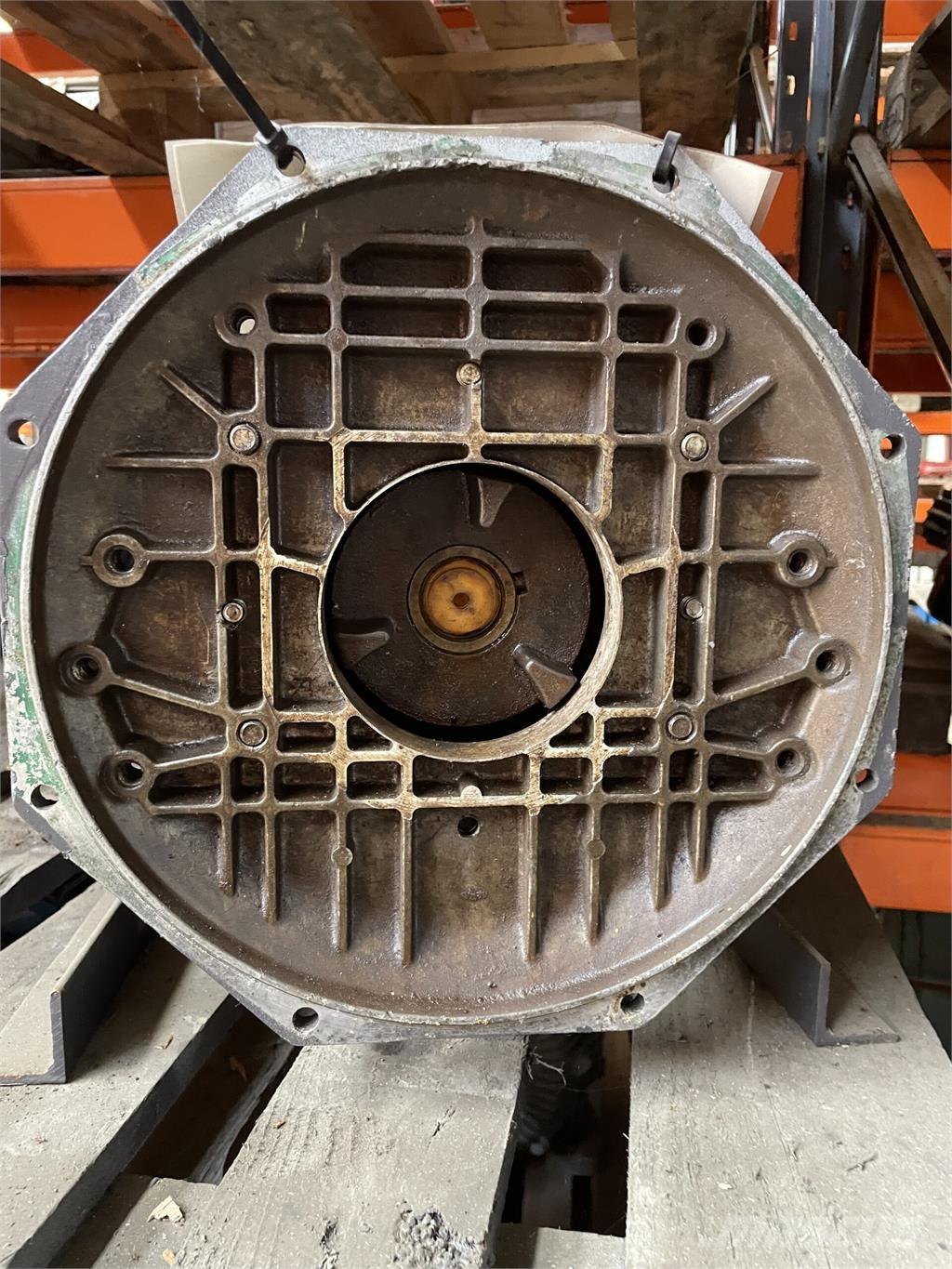 Volvo Penta Marinegear Pavarų dėžės