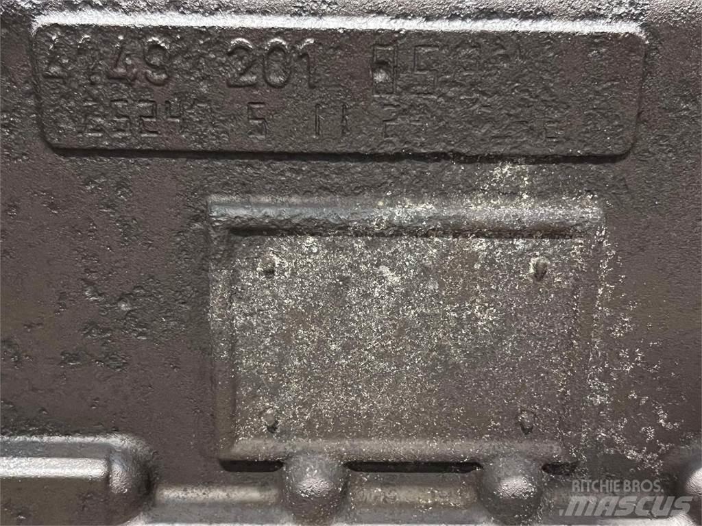 ZF transmission Transmisijos
