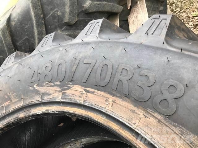  Rear Tyres Padangos, ratai ir ratlankiai