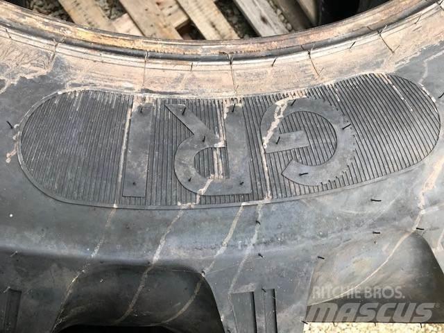  Rear Tyres Padangos, ratai ir ratlankiai
