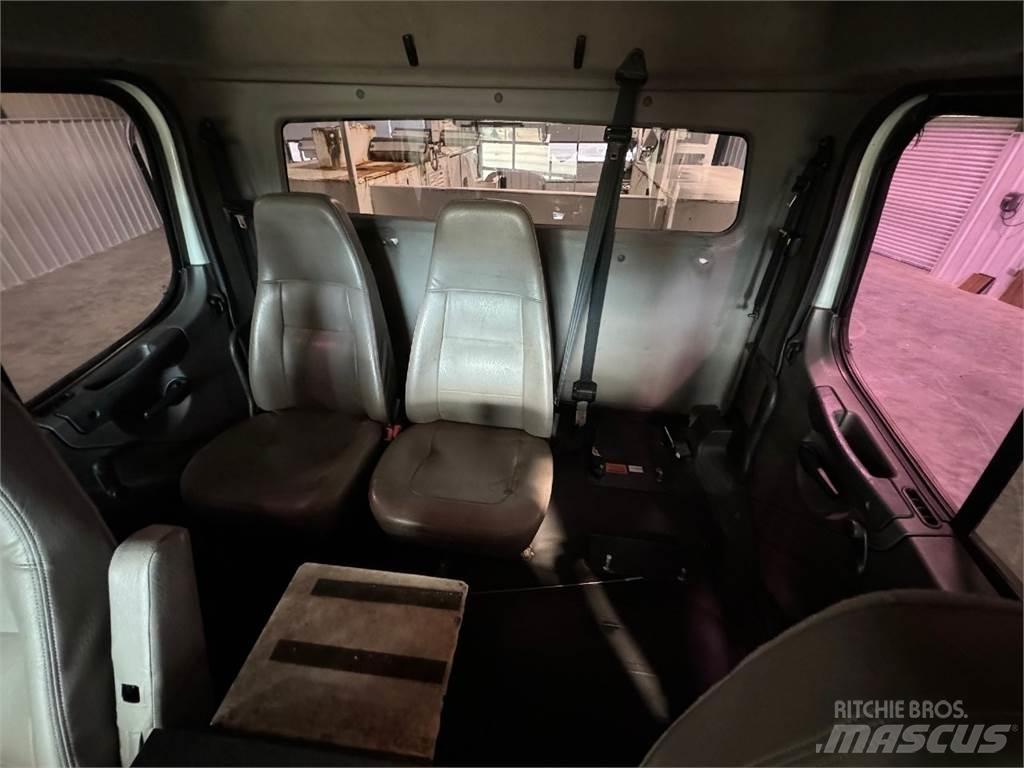 Freightliner 108SD Visuotinės / bendrosios paskirties automobiliai