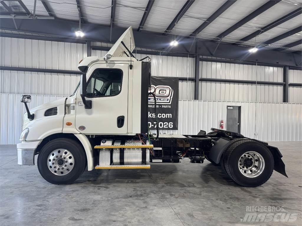 Freightliner CA113 Naudoti vilkikai