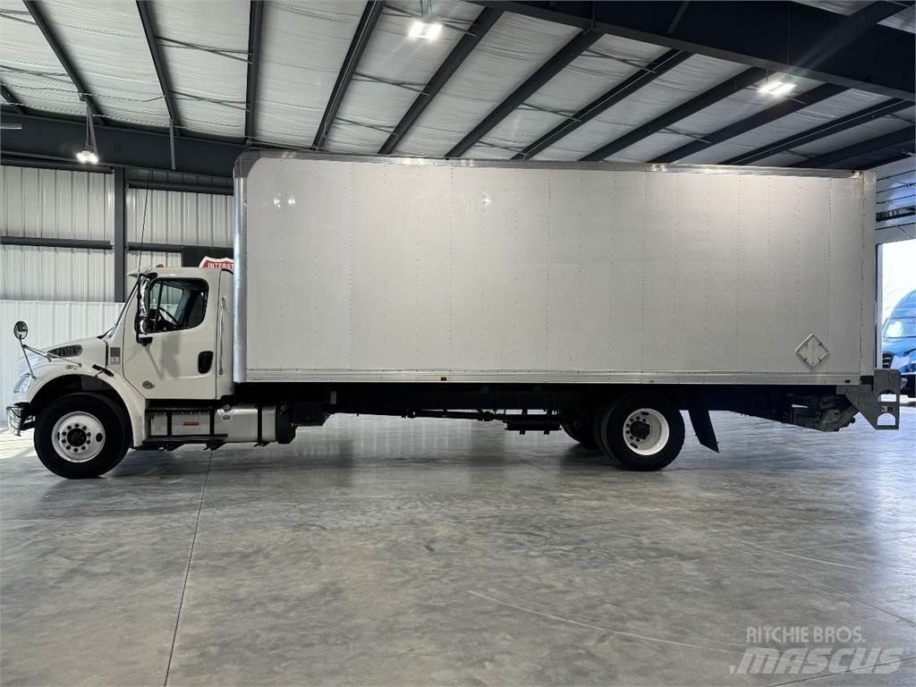 Freightliner M2 Sunkvežimiai su dengtu kėbulu