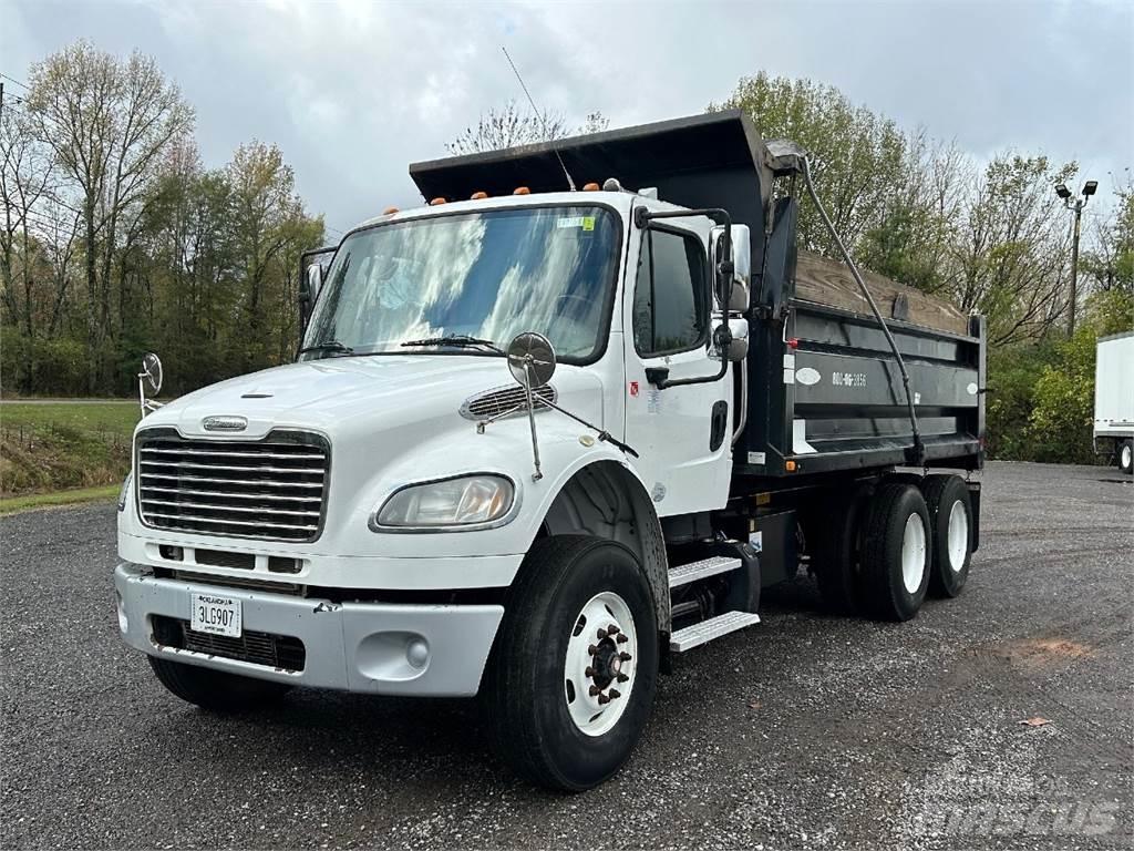 Freightliner M2 106 Savivarčių priekabų vilkikai