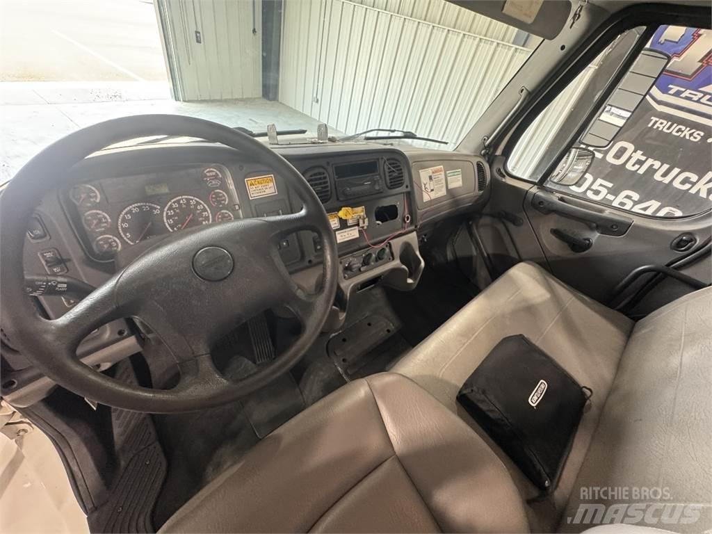 Freightliner M2 106 Važiuoklė su kabina